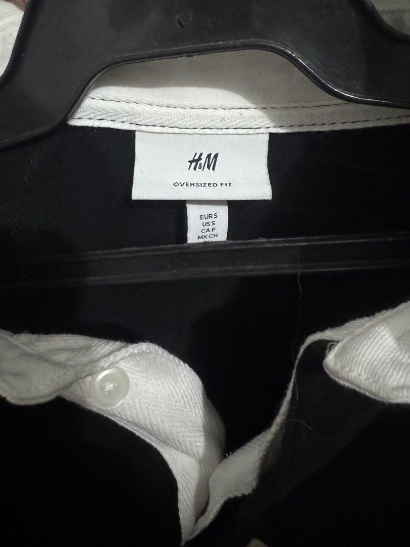 H&M Oversized Fit Rugby Shirt (Category: Tshirts & Polo Shirts ) located in Quezon City. Submitted by mvdelgado (Listing ID 1428077372, Image 3). Description: Need lang ng laba kasi na stock lang sa cabinet.