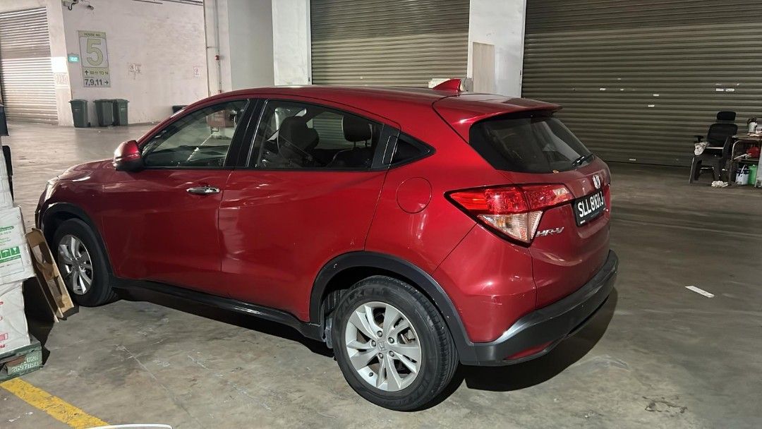 Honda HR-V 1.5 (A) (Category: Used Cars) located in Singapore. Submitted by kenghock (Listing ID 1427952778, Image 3). Description: left 1 year car. direct 1st owner.