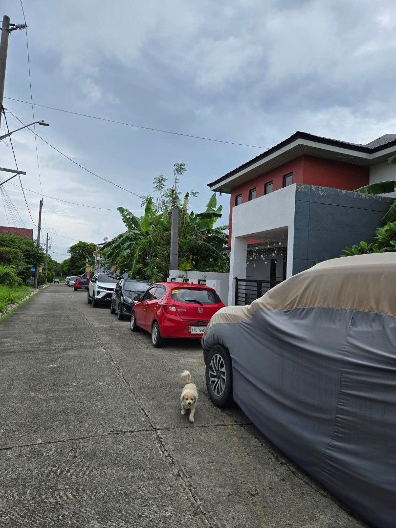 HOUSE FOR RENT in Dasmariñas (Category: House & Lot) located in Dasmarinas. Submitted by maxie18 (Listing ID 1428020305, Image 2). Description: HOUSE FOR RENT ‼️ 📍Pacific Parkplace Village, Paliparan I, Dasmarinas, Cavite Lot Area: 150.00 SQM Total Floor Area: 147.00SQM. ✅ Fully-furnished two-storey house ✅ Exclusive village with amenities ✅ Spacious Living & Dining Room ✅ Huge windows for ventilation (newly installed reinforced window screen) ✅