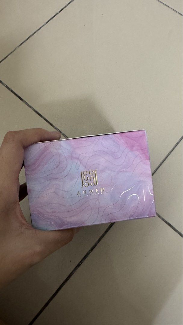 Instance perfume (Category: Fragrance & Deodorants) located in Kuala Lumpur. Submitted by alya66 (Listing ID 1428066504, Image 3). Description: Still new and havent been used.
