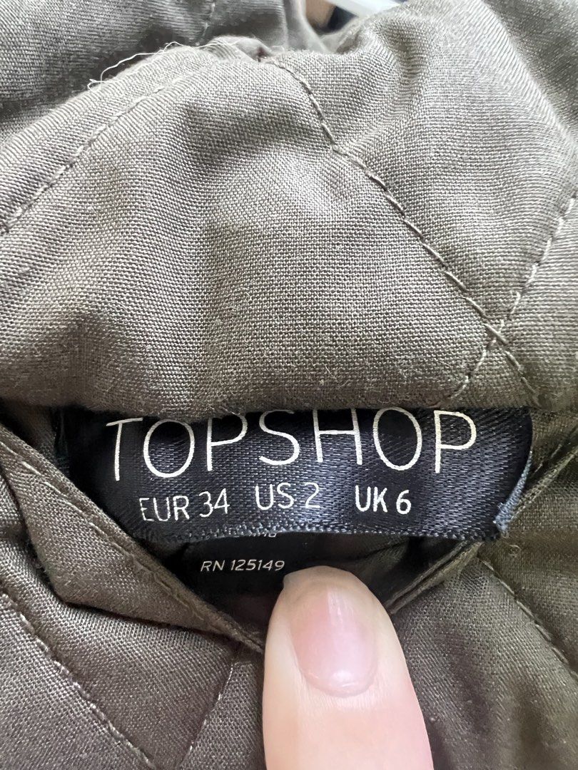 Jacket (Category: Coats, Jackets and Outerwear) located in Ampang. Submitted by micchole89 (Listing ID 1427990579, Image 3). Description: Lightly use . Still well Kept . Original Price RM599.