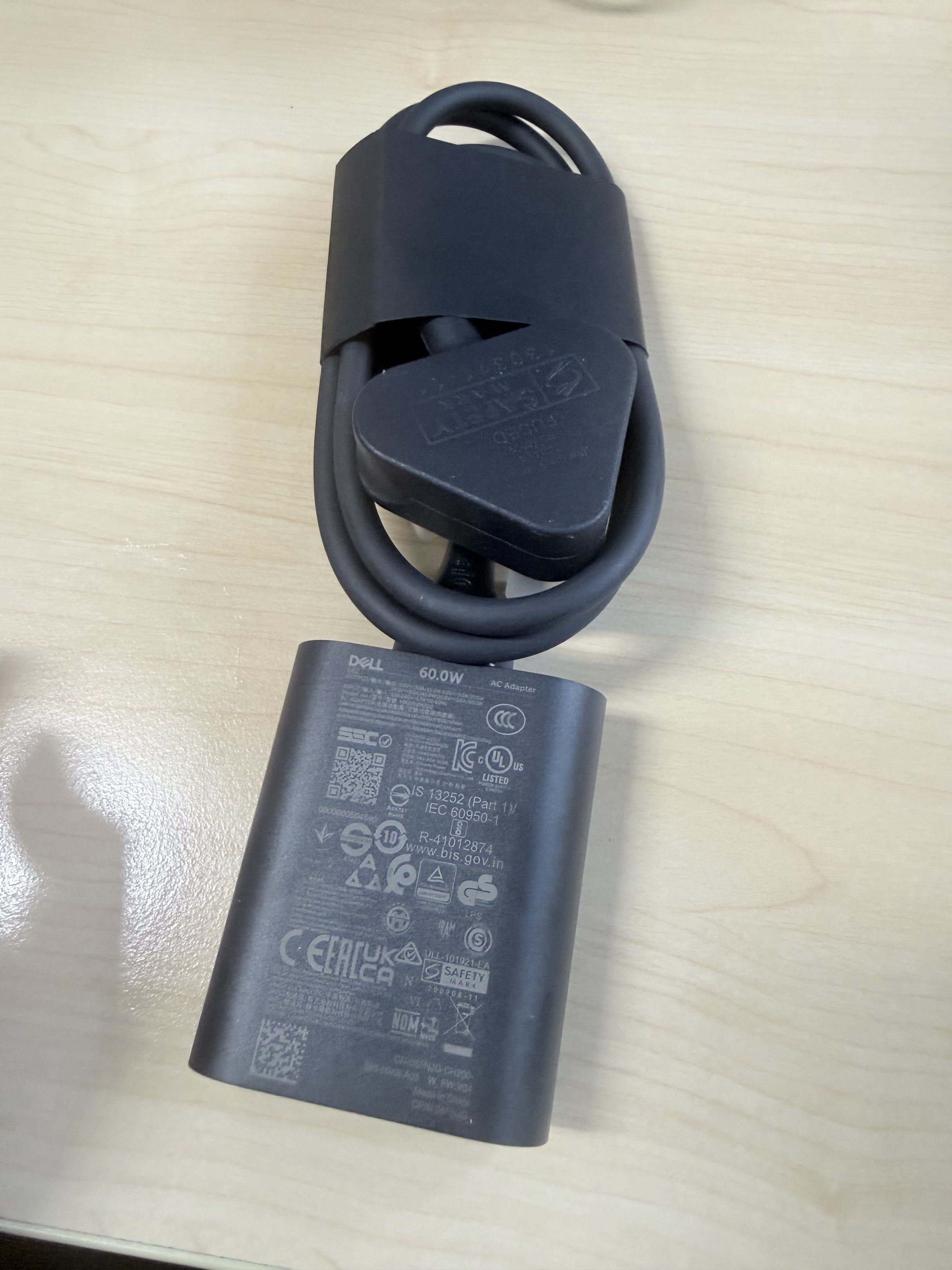 Laptop travel Charger409592637005516801