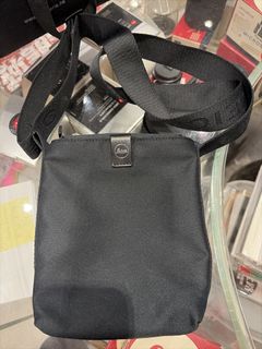 （分類：）位於 。 由 ronnieip 提交（商品編號 1427974128，圖片 1）。簡介： 。