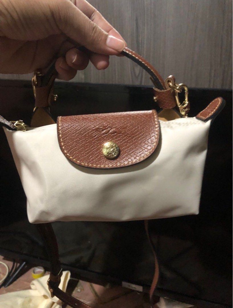 longchamp mini le pliage crossbody bag (Category: Luxury Bags & Wallets) located in Quezon City. Submitted by jagermasterrr (Listing ID 1427956047, Image 1). Description: comes with strap negotiable.