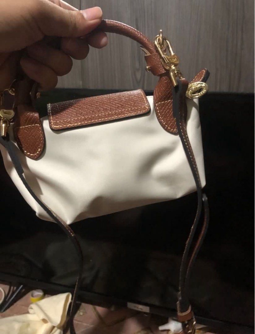 longchamp mini le pliage crossbody bag (Category: Luxury Bags & Wallets) located in Quezon City. Submitted by jagermasterrr (Listing ID 1427956047, Image 2). Description: comes with strap negotiable.