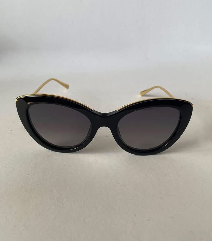 Louis Vuitton Cat Eye Sunglasses (Category: Luxury Accessories) located in Manila. Submitted by chloe_luxuries (Listing ID 1427979191, Image 1). Description: Guaranteed Original Louis Vuitton Cat Eye sunglasses Still in very good condition Pm for those interested.