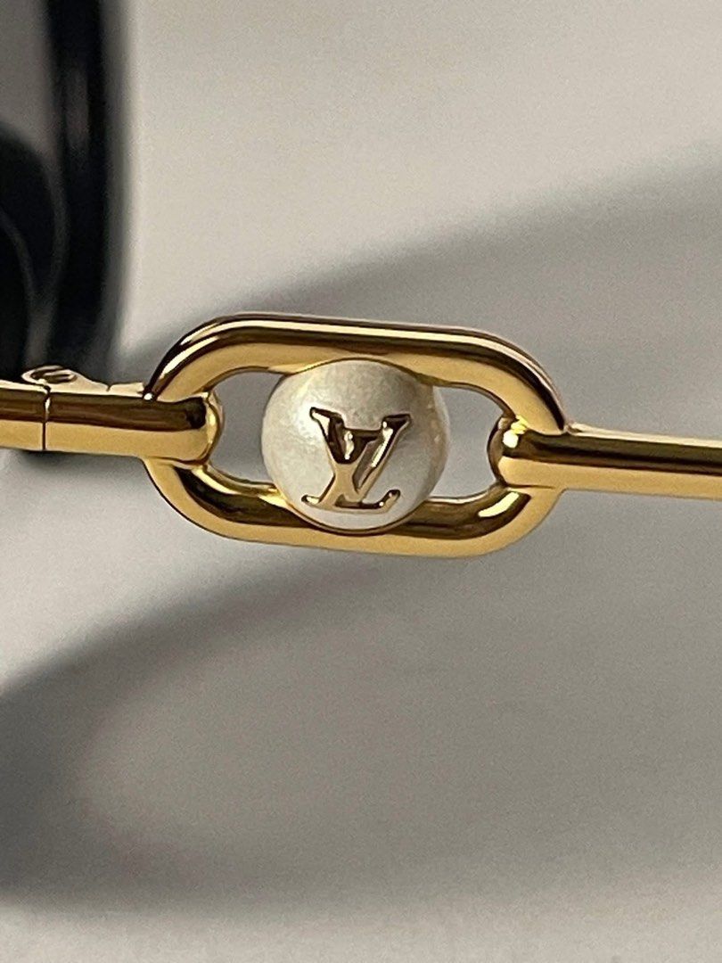 Louis Vuitton Cat Eye Sunglasses (Category: Luxury Accessories) located in Manila. Submitted by chloe_luxuries (Listing ID 1427979191, Image 3). Description: Guaranteed Original Louis Vuitton Cat Eye sunglasses Still in very good condition Pm for those interested.