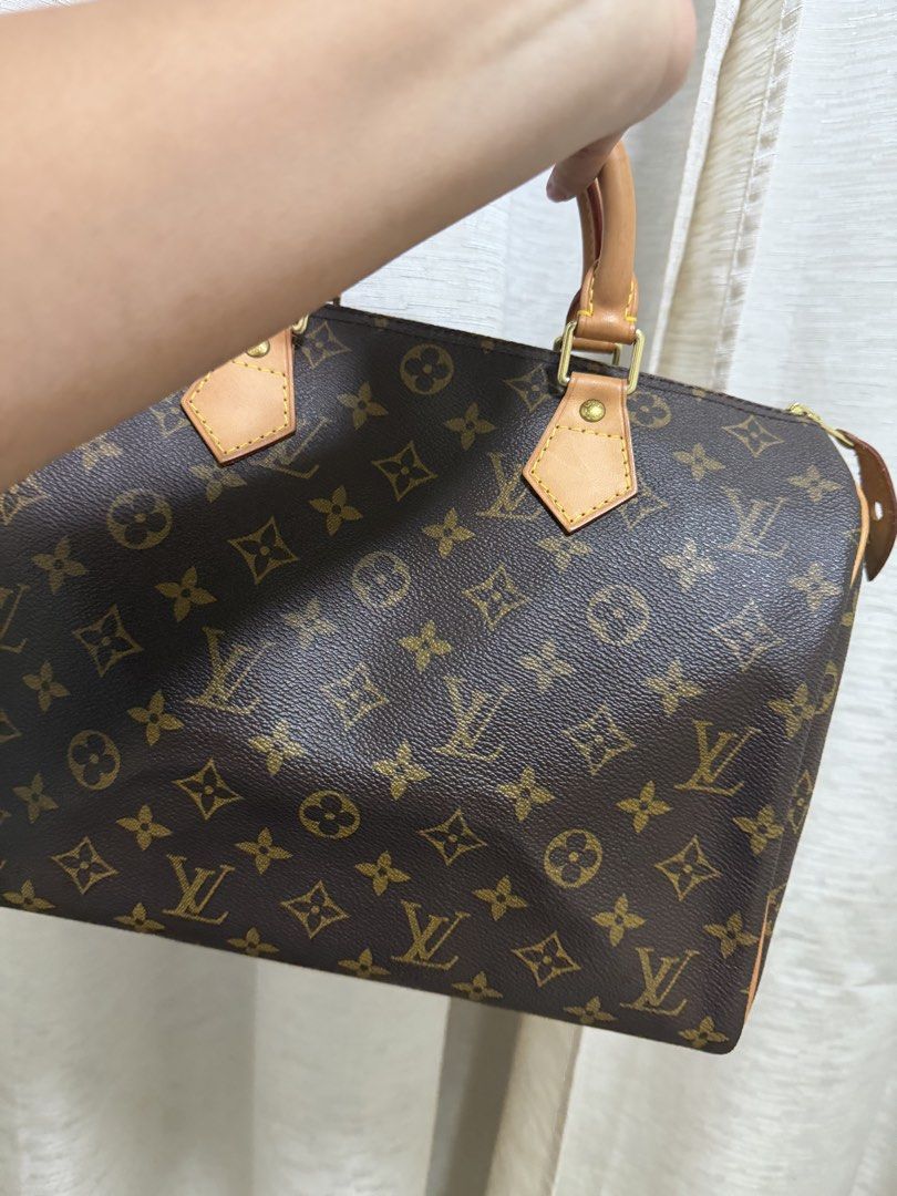 Louis Vuitton Speedy 30 Monogram Handbag (Category: Luxury Bags & Wallets) located in Paranaque City. Submitted by brandedlab (Listing ID 1428035027, Image 3). Description: Rank a Excellent condition With box (from my other lv bag) NEGOTIABLE.