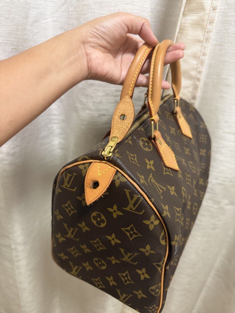 Louis Vuitton Speedy 30 Monogram Handbag (Category: Luxury Bags & Wallets) located in Paranaque City. Submitted by brandedlab (Listing ID 1428035027, Image 2). Description: Rank a Excellent condition With box (from my other lv bag) NEGOTIABLE.