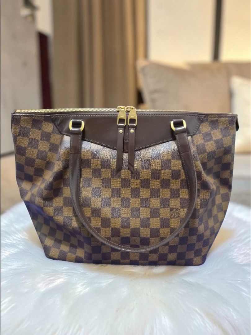 LV Westminister GM shoulder bag (Category: Luxury Bags & Wallets) located in Taguig. Submitted by jman21 (Listing ID 1370166498, Image 1). Description: with box as shown in the picture.