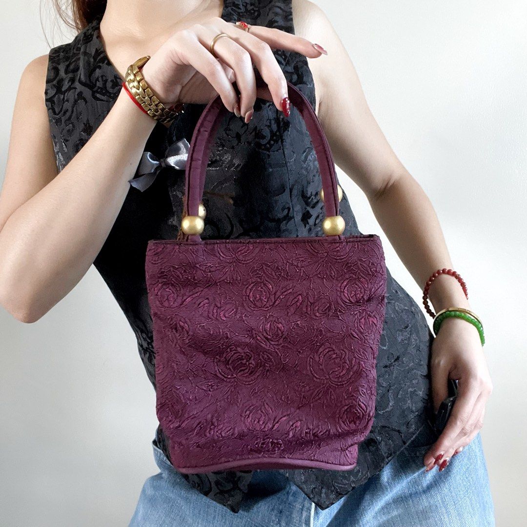 maroon floral embroidered purse (Category: Purses & Pouches) located in Manila. Submitted by ekses (Listing ID 1428015303, Image 3). Description: - soo cute, even better in person measurements: handle - 13” width - 8” length - 8” depth - 5”.
