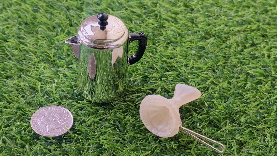 Miniature Coffee Maker with Filter (Category: Coffee Machines & Makers) located in Baguio. Submitted by ukay_district (Listing ID 1428011241, Image 1). Description: miniature 180.