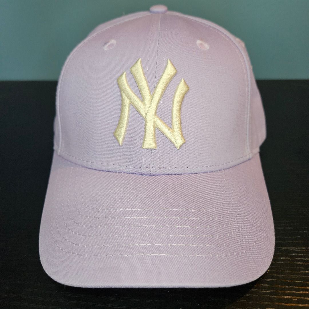 New York Yankess Lavander Hat (Category: Hats & Beanies) located in Santa Rosa. Submitted by mcaps26 (Listing ID 1428017120, Image 1). Description: Yankees Cap -Adjustable strapback -with hangtag Discounts for purchases of 3 or more caps. Drop a message for inquiries. .