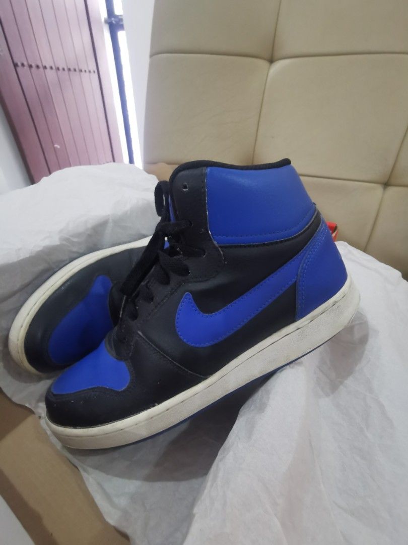 Nike Ebernon Mid in Black/Game Royal-White (Category: Sneakers) located in Lipa City. Submitted by madmaxxene (Listing ID 1427971001, Image 1). Description: 💙 Bought from Nike Outlet Store in Lipa Town Center 🖤 Fits US 7.5 Men ‼️BOX INCLUDED ‼️LP POSTED 🚚 Shipping via Flash Express 💵 MOP: GCash 📍LOC: Lipa City, Batangas.