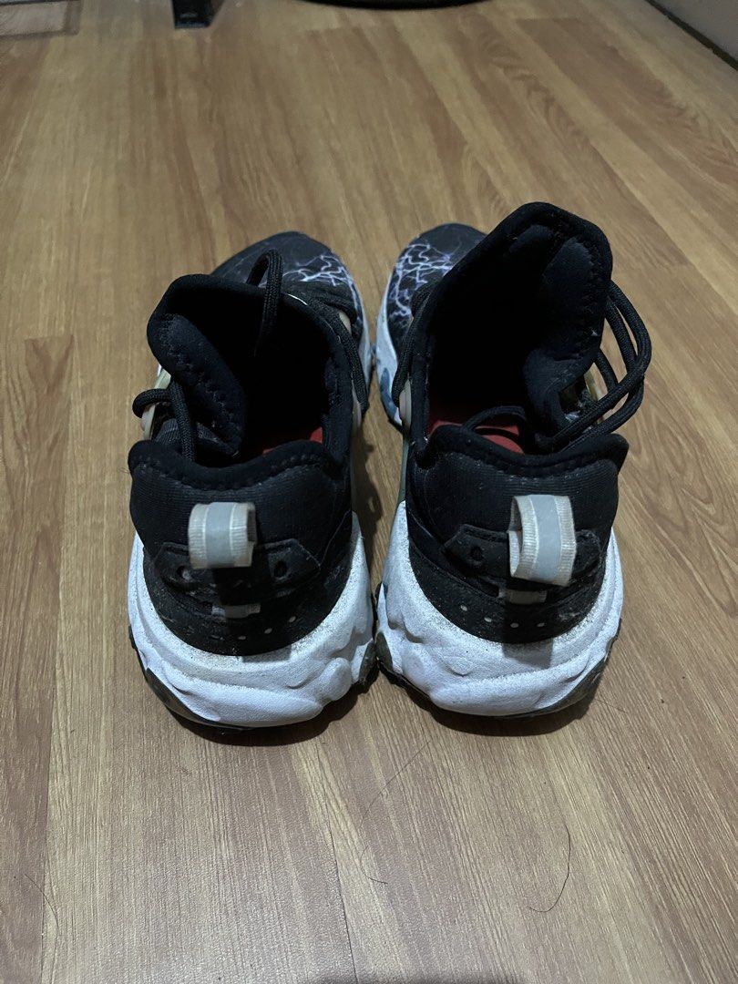 Nike React Presto Lightning (Category: Sneakers) located in Caloocan City. Submitted by babydoll696 (Listing ID 1427987062, Image 3). Description: NIKE REACT PRESTO LIGHTNING Size 10 on tag no issue.