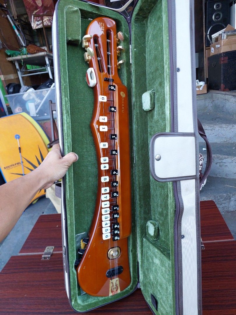 Ohaku Shamisen with Case (Category: Musical Instruments) located in Quezon City. Submitted by jpnvintageonline (Listing ID 1427950171, Image 3). Description: SUZUKI electric Taishogoto KOHAKU Harp koto JAZZ Musical instrument Tested working 3250php .