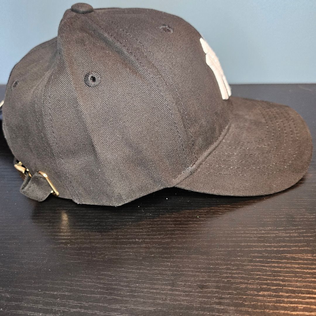 Old Logo New York Yankees Baseball Hat (Category: Hats & Beanies) located in Santa Rosa. Submitted by mcaps26 (Listing ID 1428016767, Image 2). Description: Yankees Cap -Adjustable strapback -with hangtag Discounts for purchases of 3 or more caps. Drop a message for inquiries. .