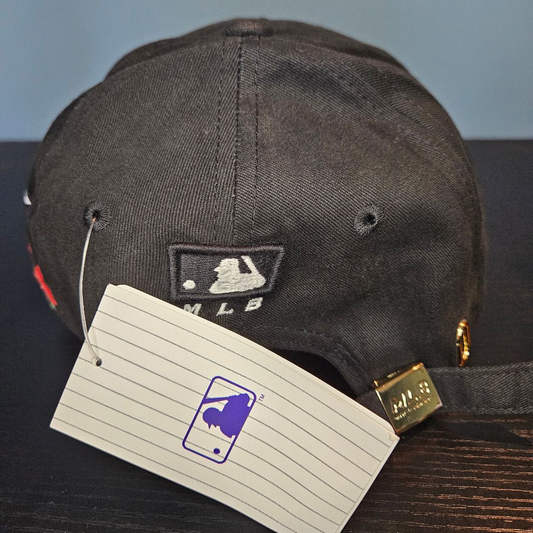 Old Logo New York Yankees Baseball Hat (Category: Hats & Beanies) located in Santa Rosa. Submitted by mcaps26 (Listing ID 1428016767, Image 3). Description: Yankees Cap -Adjustable strapback -with hangtag Discounts for purchases of 3 or more caps. Drop a message for inquiries. .