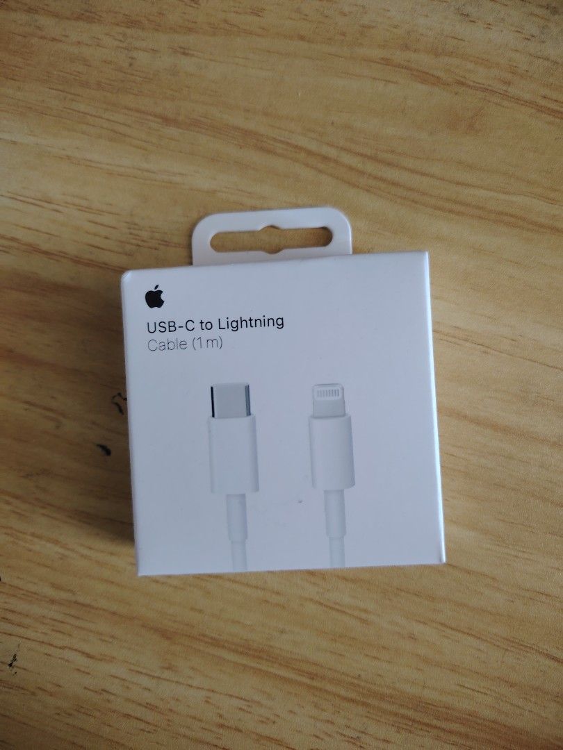 Original Usb-C lightning Cable 1m (Category: Cables & Adaptors) located in Makati City. Submitted by emmah40089 (Listing ID 1427984727, Image 1). Description: Apple Usb-C lightning cable 1m With Serial Cord and Double pin MODE OF PAYMENT ✅COD ✅GCASH ✅PAYMAYA VIA LALAMOVE, GRAB OR U CAN BOOK YOUR OWN RIDER TO PICK UP. 14DAYS WARRANTY AND SAME DAY DELIVERY ‼️ Pm for sure buyer 😉.