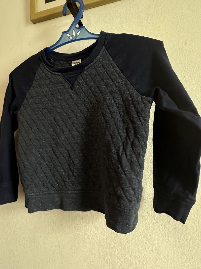 OshKosh B'gosh Quilted Sweatshirt - Size 4T (Category: Babies & Kids Fashion) located in Manila. Submitted by echrise (Listing ID 1427946233, Image 1). Description: .