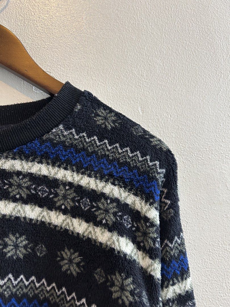 Outdoor Products Fleece Fair Isle Pattern Pullover Sweater (Category: Coats, Jackets and Outerwear) located in Paranaque City. Submitted by stfunasherramirez (Listing ID 1428019379, Image 2). Description: Size: M on tag Dimes: L27.5 W22 Condition: 9.5/10 Color rate: 9.5/10 - excellent fabric - excellent condition - thick fabric - fleece - stripes ornament design.