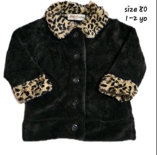 (Category: ) located in . Submitted by ktrendsfashionboutique (Listing ID 1428069667, Image 1). Description: .