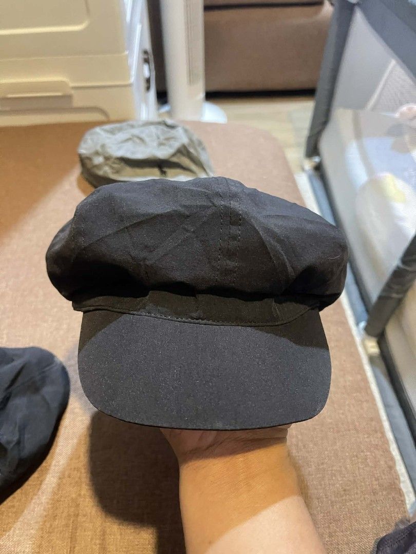 Prada Black Cap (Category: Caps & Hats) located in Sipalay. Submitted by muedajerry (Listing ID 1428040575, Image 3). Description: Prada Hat Unisex Excellent condition 600.