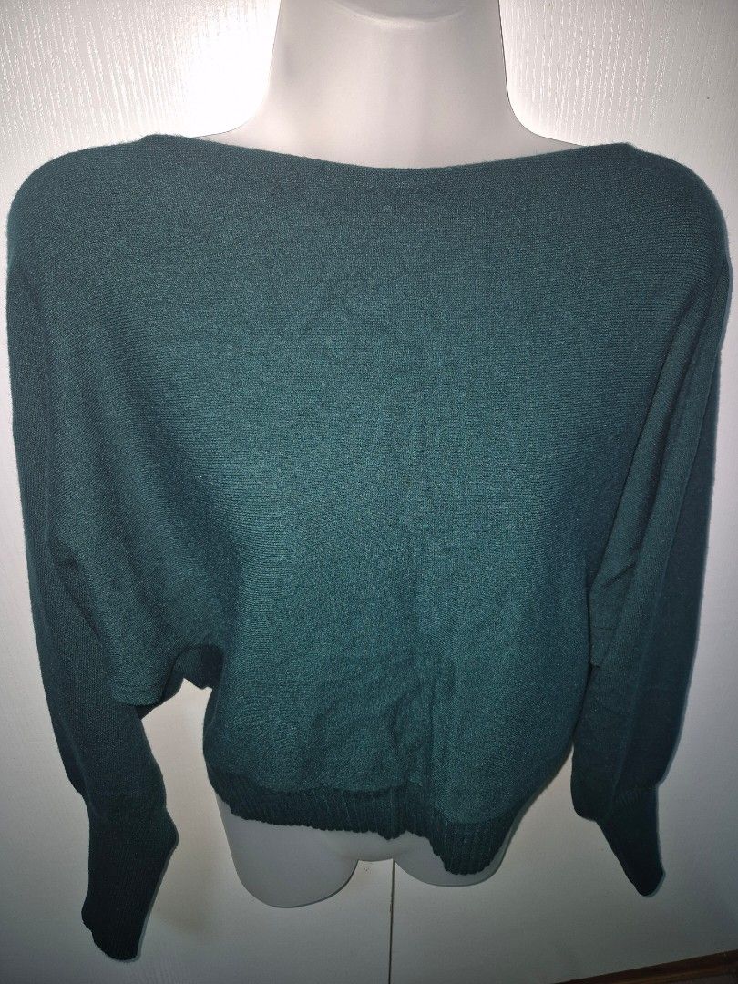 Brandnew Sweater Bundle (Category: Longsleeves) located in Manila. Submitted by PIT2007 (Listing ID 1427996377, Image 3). Description: ✨ Preloved Sweater Bundle – Plum, Teal & Choco ✨ Price: ₱800 (set of 3) 🧥 Three cozy sweaters in assorted colors: Plum – rich and elegant Teal – fresh and vibrant Choco – warm and versatile 👕 Perfect for layering or casual wear.
