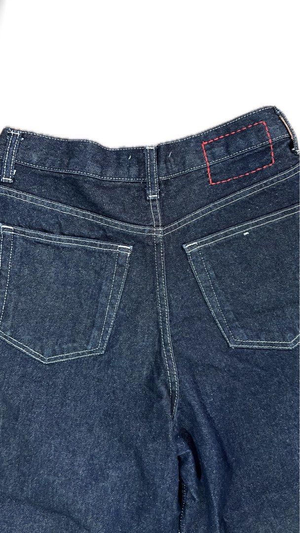 Pull&Bear Baggy Raw Denim Jeans (Category: Jeans) located in Mandaluyong City. Submitted by futives1109 (Listing ID 1427939842, Image 3). Description: - Pull & Bear Baggy Denim - Size: 34 - Dark wash denim - No issues - Used twice only - Hemmed - Negotiable.