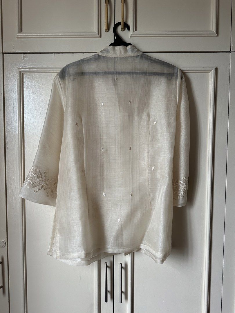 Raffaella Barong Womens (Category: Blouses) located in Quezon City. Submitted by adjesuss (Listing ID 1428037507, Image 3). Description: rfs: decluttering MOP: GCash Location: Quezon City (near Ever Commonwealth) L 68 W 51 Sleeve 44 Shoulder 42.