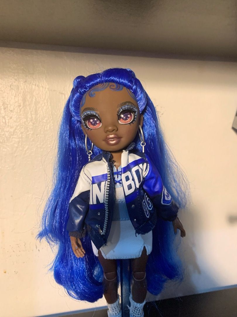 Rainbow High Doll Coco Vanderbalt COMPLETE (Category: Kids Toys) located in Manila. Submitted by upcyclehub (Listing ID 1428048004, Image 1). Description: COMPLETE with OUTFITS, BRUSH, AND STAND..