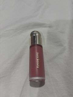 (Category: ) located in . Submitted by chloe.sellingpreloved (Listing ID 1428059513, Image 1). Description: .