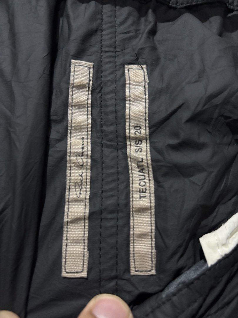 Rick Owens Tecualtl SIS 20 Black Pants (Category: Joggers) located in Makati City. Submitted by ThriftedGoods (Listing ID 1428077947, Image 2). Description: Feel free to ask for more detailed photos In good condition May pinhole sa front pero hindi tagos sa back parang paso lang ng upos ng yosi Length-41 Width-32-40.