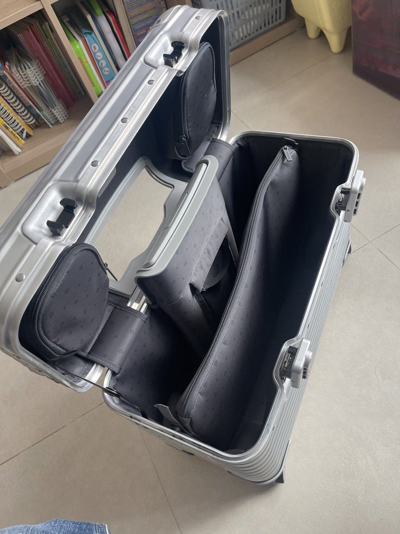 Rimowa （分類：旅遊 - 旅行必需品及用品）位於 Hong Kong。 由 chishing0528 提交（商品編號 1428077458，圖片 3）。簡介： 較少用！。