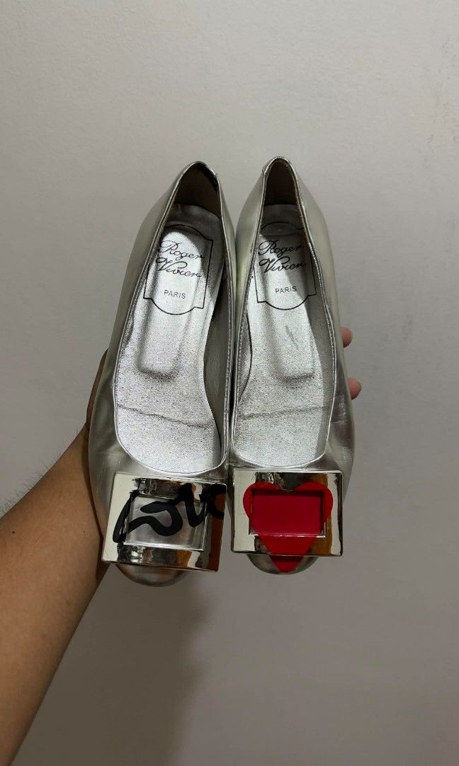 Roger vivier sandals (Category: Sneakers & Footwear) located in Koronadal. Submitted by mannylagada880 (Listing ID 1427977475, Image 1). Description: in good condition made in italy 🇮🇹 ship nationwide ✈️.