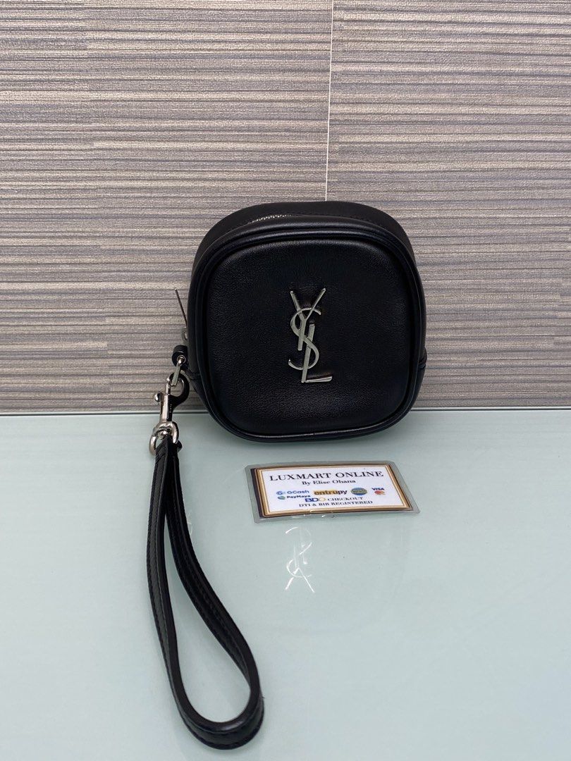 YSL Leather Coin Pouch Purse (Category: Luxury Bags & Wallets) located in Iloilo. Submitted by eliseohana (Listing ID 1428001053, Image 1). Description: .