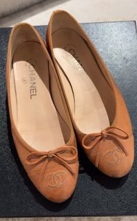 (Category: ) located in . Submitted by luxfashionz (Listing ID 1428092259, Image 1). Description: .