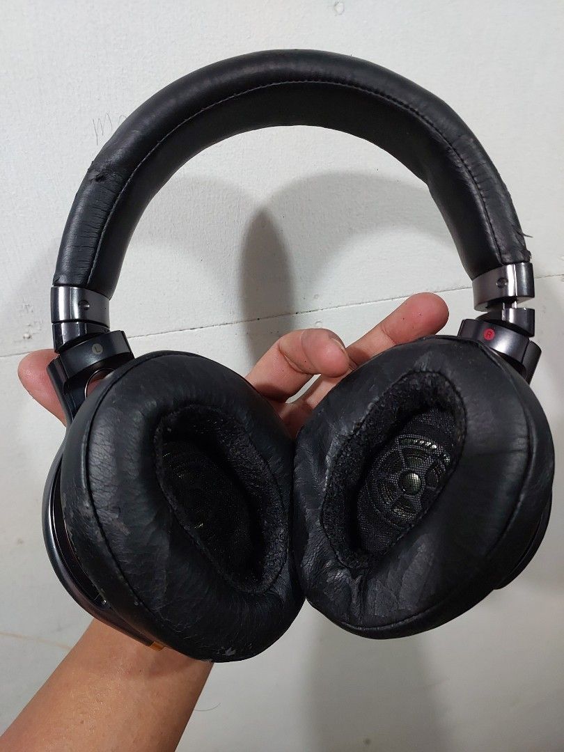 Sony MDR-1A Headphones (Category: Headphones & Headsets) located in Quezon City. Submitted by jpnvintageonline (Listing ID 1427949856, Image 3). Description: SONY MDR 1A Hi Fi Headphone Tested working Cosmetic issue No audio cable included Unit only 5250php .