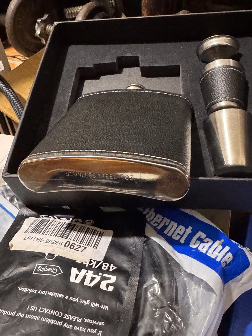 Stainless Steel whisky Flask Set7 oz (Category: Water Bottles & Tumblers) located in Quezon City. Submitted by mdgco (Listing ID 1427938439, Image 3). Description: Open box, never been filled with any liquid but has few scratches at the bottom. Overall just need some wipe..