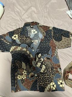 (Category: ) located in . Submitted by bargain_wardrobe (Listing ID 1428020344, Image 1). Description: .