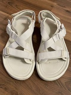（分類：）位於 。 由 Cteae 提交（商品編號 1427952829，圖片 1）。簡介： 。