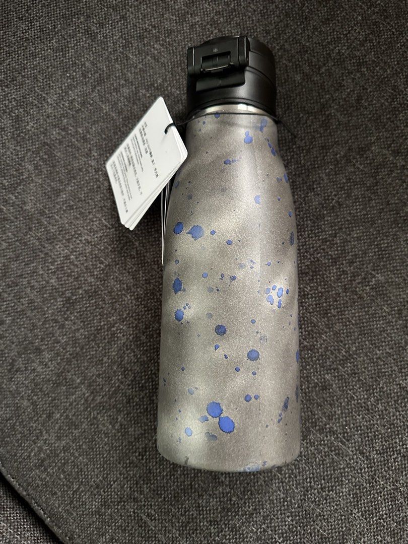 The Hot/Cold Bottle 500ml (Category: Water Bottles & Tumblers) located in Quezon City. Submitted by christopherkirk (Listing ID 1427940056, Image 3). Description: The Hot/Cold Bottle 500ml Lululemon Brand new 2500 only.