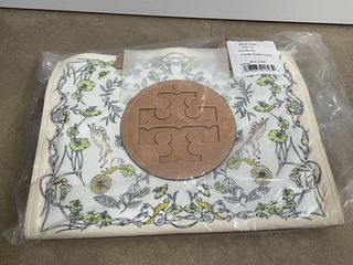 （分類：）位於 。 由 kksstse 提交（商品編號 1428057072，圖片 1）。簡介： 。