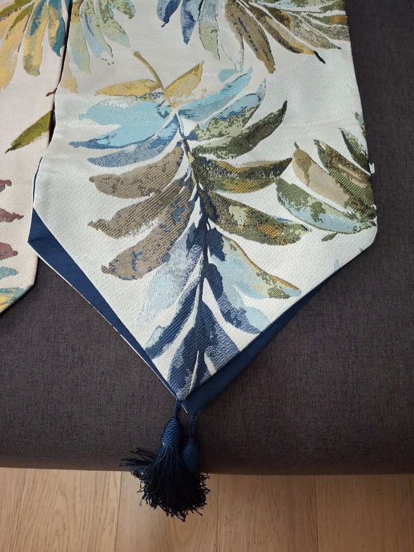 >2m Tropical Leaf Table Runners with Tassels445633094348984322