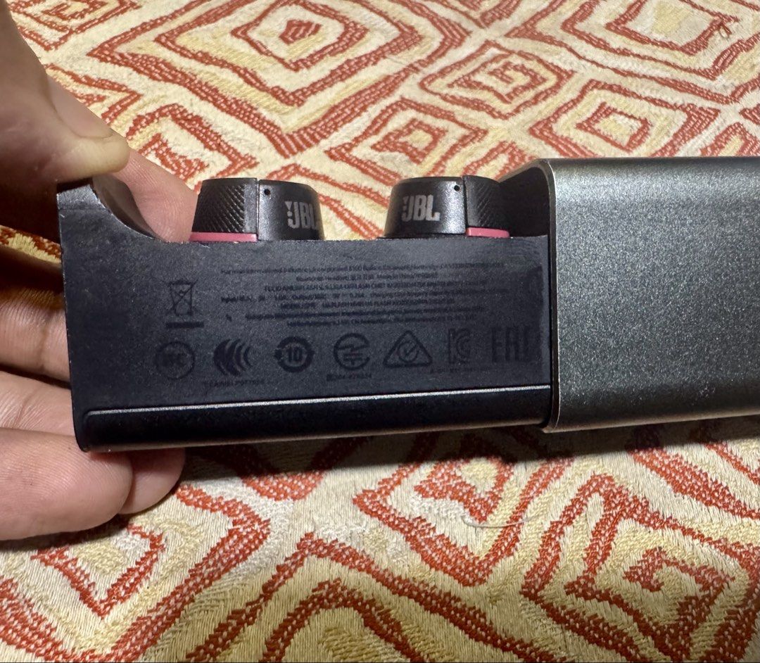 Under armor/JBL True Wireless Earbuds (Category: Earphones) located in Quezon City. Submitted by angace13 (Listing ID 1428061010, Image 3). Description: selling my original ua/jbl true wireless earbuds no issue battery sobrang tgal malowbat with charger easy to pair pm nlng sa may gusto salamat .