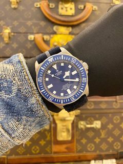 (Category: ) located in . Submitted by redrabbitluxury (Listing ID 1427983883, Image 1). Description: .