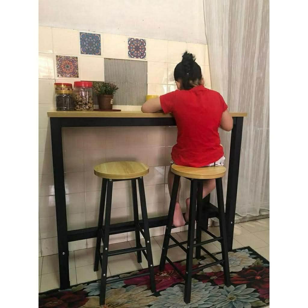 Va Bar Table with Stools (Category: Tables & Sets) located in Manila. Submitted by dolorchris69891 (Listing ID 1427957907, Image 1). Description: Bar Table Set with 2 Stools Set White frame / Black frame Table 120x30x100cm Stool 40x70cm .