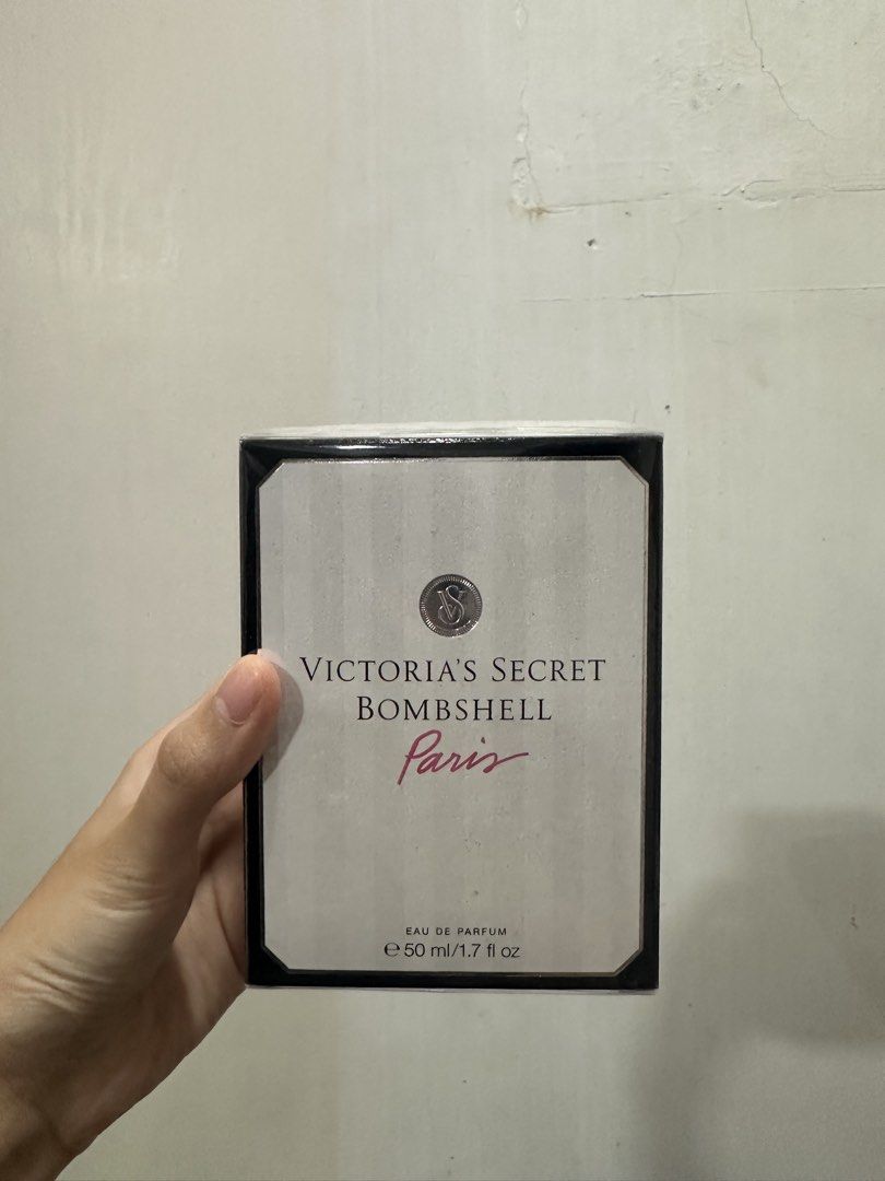 Victoria's Secret Bombshell Paris Eau de Parfum (Category: Fragrance & Deodorants) located in Paranaque City. Submitted by thriftclothing101 (Listing ID 1428008458, Image 3). Description: Sealed and New.