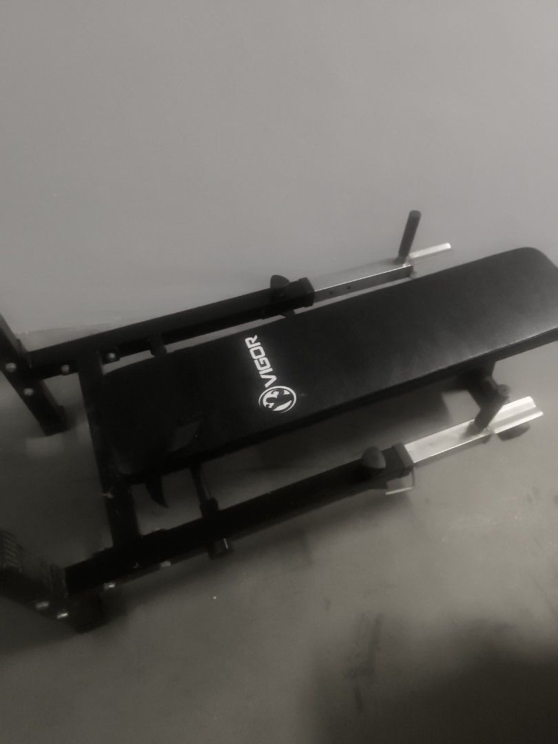 Vigor (Category: Cardio & Fitness Machines) located in Singapore. Submitted by xxdejavoooxx (Listing ID 1428086393, Image 2). Description: - Vigor weight bench - Solid design - Ideal for home gym - Meetup available nego till let go 😉.