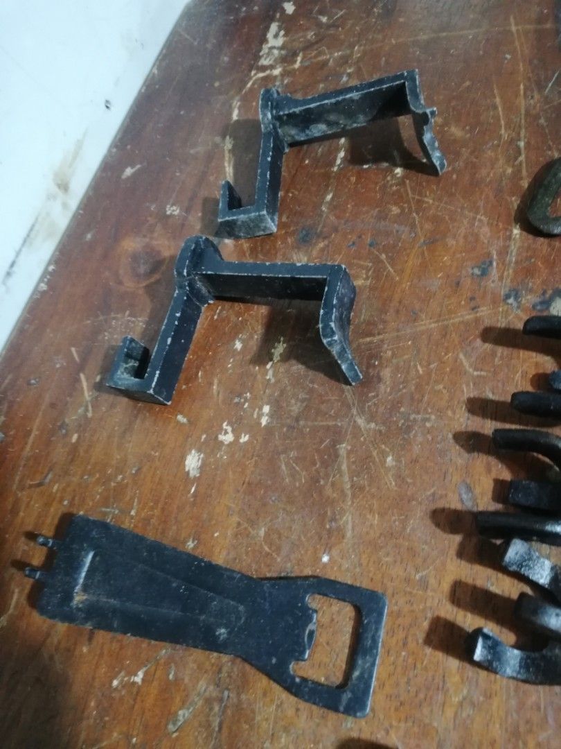 Vintage cast iron sizzling plate holders, and hooks (Category: Other Kitchenware & Tableware) located in Paranaque City. Submitted by 4thestate.surplusan (Listing ID 1428046037, Image 2). Description: Bundle. 1.5k for all.